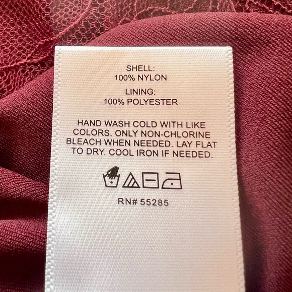 Express sleeveless lace ruffle top - Picture 4 of 4